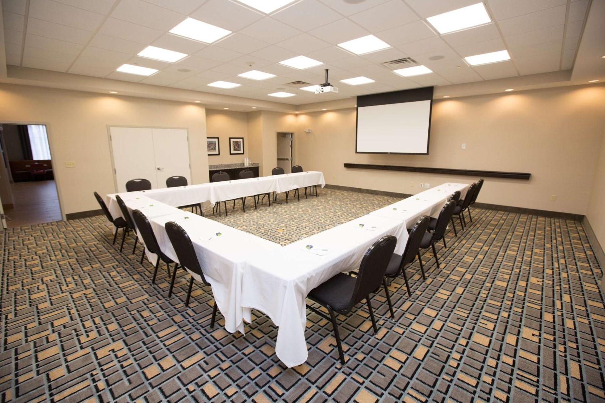 Hampton Inn & Suites Oklahoma City Airport Buitenkant foto